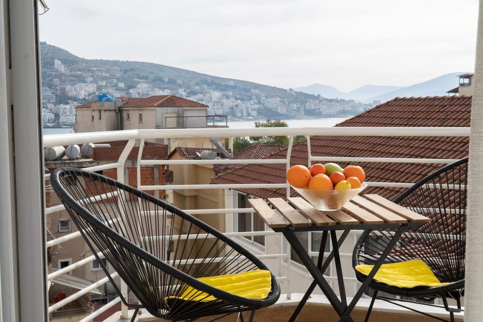Memories Apartments Sarandë Exteriör bild